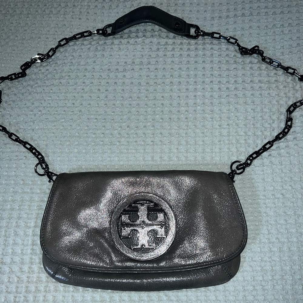 Tory Burch Amanda Crossbody/Clutch – Shimmer Gray Leather